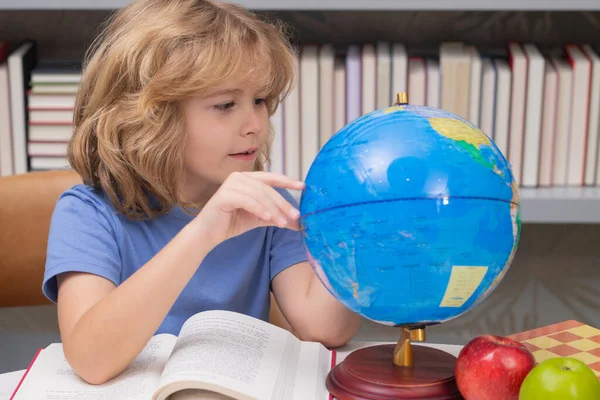 Cute Pupil Looking Globe Library Elementary School School Child Kid — Stock Photo, Image