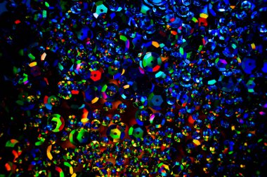 Bokeh 'in ışıldayan yıldızları arka planı kutlamak için kullanılıyor. Bokeh odaklı ışıkları olan soyut ışık arkaplanı. Sevgililer Günü, Parti, Noel geçmişi. Bulanık ışık. Parıldayan ışıklar