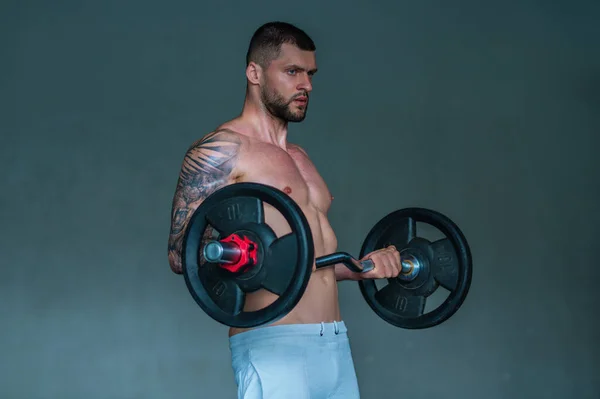 Μυώδης Άνθρωπος Προπόνηση Στο Γυμναστήριο Αθλητικός Που Προπονείται Στο Γυμναστήριο — Φωτογραφία Αρχείου