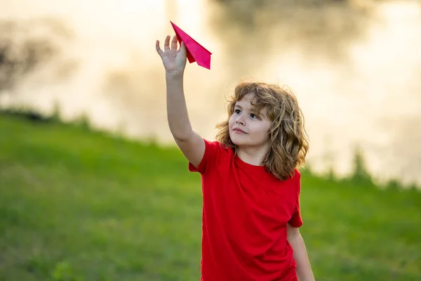 Happy Kid Hold Paper Planes Toy Airplane Children Hands Outdoor — Stock Photo, Image