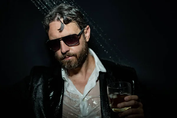 Night Lifestyle Disheveled Man Suit Bathroom Night Party Man Drinking — Stock Photo, Image
