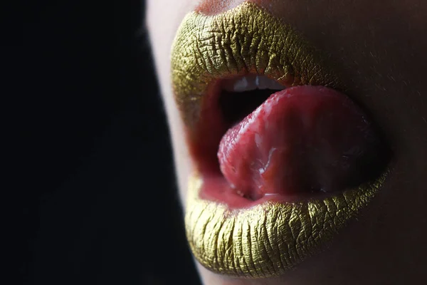Langue Sexy Lèche Les Lèvres Style Brillant Pour Lèvres Sexy — Photo