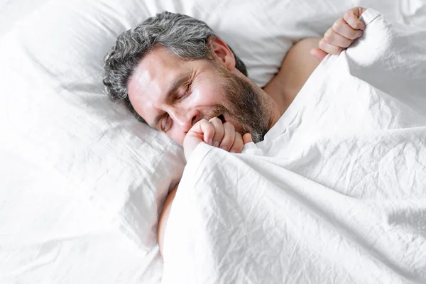 Male Head Pillow Gray Hair Man Yawning White Bed Senior — Stock Photo, Image