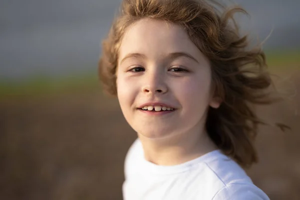 Děti Šťastný Obličej Detailní Usmívající Tváře Vtipná Dětská Tvář Zblízka — Stock fotografie
