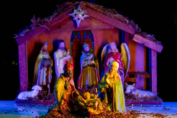 Belén Con Figuras Escena Navideña Del Niño Nacido Jesucristo Pesebre — Foto de Stock