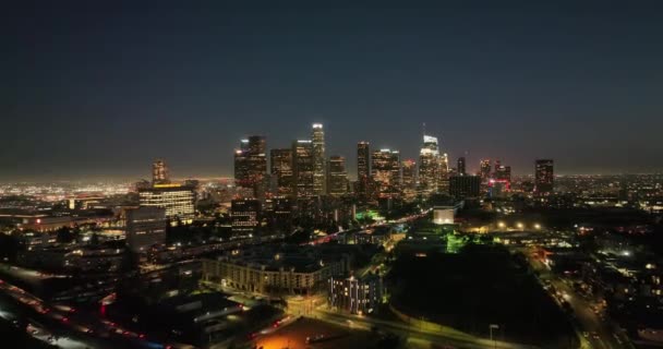 Verlichte Straten Het Centrum Van Los Angeles Skyline Bij Schemering — Stockvideo