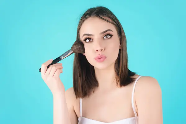 Young Woman Applies Powder Face Using Makeup Brush Beautiful Girl — 图库照片