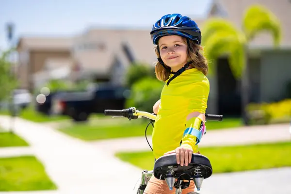 Kid Riding Bike Helmet Child Riding Bike Protective Helmet Safety — Stock Photo, Image