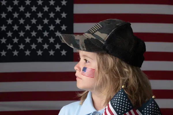 Den Nezávislosti Červenec Dítě Americkou Vlajkou Americká Vlajka Dětskou Tvář — Stock fotografie