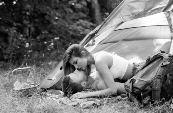 Hikers Couple Camping Nature Romantic Lovers Vacation Camping Young Couple — Stock Photo, Image