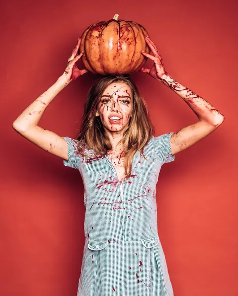 Familienberuf Blutiges Durcheinander Halloween Frau Auf Rotem Hintergrund Isoliert Mädchen — Stockfoto