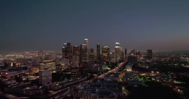로스앤젤레스의 도시를 공중에서 것이다 로스앤젤레스 은연이 하늘을 찌릅니다 캘리포니아주 로스앤젤레스 — 비디오
