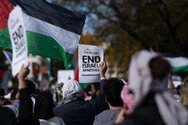 Washington DC, ABD - 21 Ekim 2023: Filistin yanlısı, İsrail karşıtı protestocular. İsrail ve Hamas Gazze Şeridi 'nde. İsrail ve Filistin arasındaki savaş. Gazze savaşı. Hamas, Tsahal ve Hasbullah savaşı