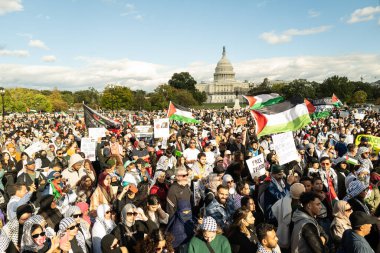 Washington DC, ABD - 21 Ekim 2023: Hamas İsrail ve Filistin arasında. İsrail Hamas Filistin. Filistin yanlısı, İsrail karşıtı protestocular. İsrail ve Hamas Gazze Şeridi 'nde. Washington DC grevi