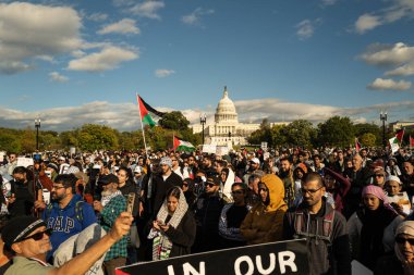 Washington DC, ABD - 21 Ekim 2023: Hamas İsrail ve Filistin arasında. İsrail Hamas Filistin. Filistin yanlısı, İsrail karşıtı protestocular. İsrail ve Hamas Gazze Şeridi 'nde. Washington DC grevi