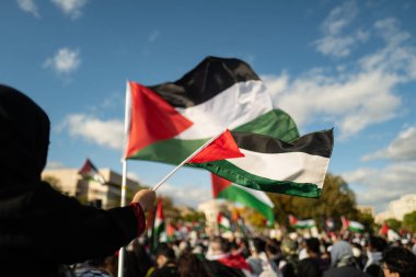 Washington DC, ABD - 21 Ekim 2023: Filistin yanlısı, İsrail karşıtı protestocular. İsrail ve Hamas Gazze Şeridi 'nde. İsrail ve Filistin arasındaki savaş. Filistin için Amerikalı Müslümanlar