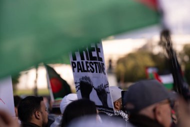 Washington DC, ABD - 21 Ekim 2023: Filistin yanlısı, İsrail karşıtı protestocular. İsrail ve Hamas Gazze Şeridi 'nde. İsrail ve Filistin arasındaki savaş. Gazze savaşı. Hamas, Tsahal ve Hasbullah savaşı