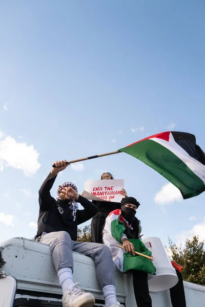 华盛顿特区 2023年10月21日 支持巴勒斯坦的反以色列抗议者 加沙地带的以色列和哈马斯 以色列和巴勒斯坦之间的战争 抗议伊朗政府的杀戮行为 — 图库照片