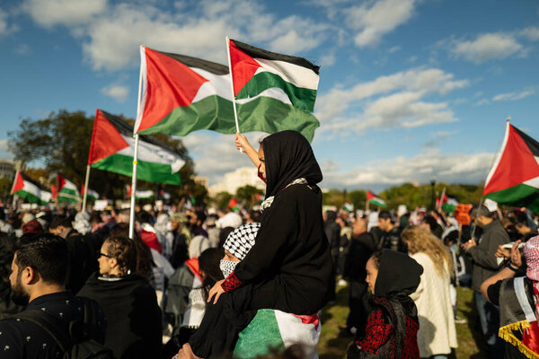 Вашингтон, США - 21 октября 2023 года: Пропалестинские, антиизраильские протестующие. Израиль и ХАМАС в секторе Газа. Война между Израилем и Палестиной. Война в Газе Война Хамас, Цахал и Хасбулла