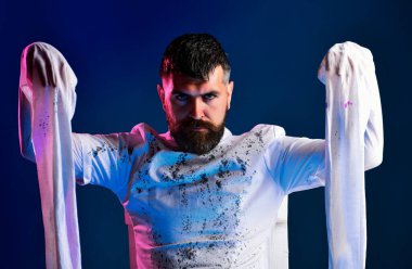 Tatil halloween ile komik karnaval kostümleri - deli gömleği. Deli deli deli gömleği mavi zemin üzerine. 31 Ekim. Yukarı ve korkunç yapmak kavramı adam için. Kutlama parti