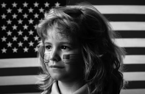 Amerikanische Flagge Auf Kinderbacken Unabhängigkeitstag Juli Konzept Der Vereinigten Staaten — Stockfoto