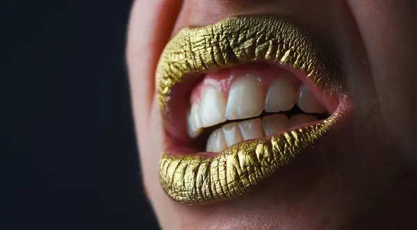 Läppikon Med Gyllene Glitter Effekt Sensuell Mun Symbol För Kyss — Stockfoto