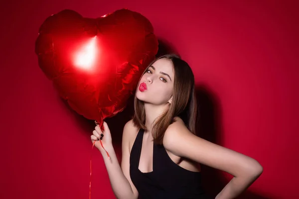 Liefde Valentijnsdag Mooi Meisje Met Hartvormige Ballon Sexy Vrouw Met — Stockfoto