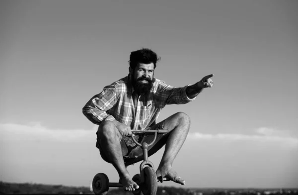 Homem Louco Andar Bicicleta Retrato Homem Barbudo Como Hipster Louco — Fotografia de Stock