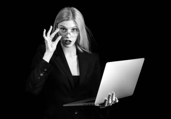 Sensuell Sekreterare Affärskvinna Med Laptop Svart Isolerad Underbar Blond Sekreterare — Stockfoto