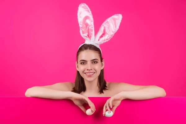 Happy Easter Concept Young Woman Wearing Bunny Ears Peeking Banner — Stock Photo, Image