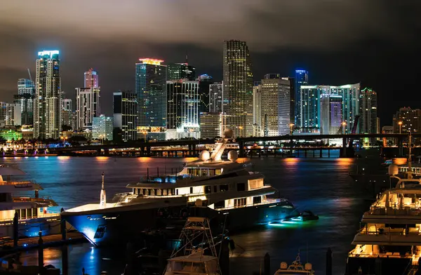 Port Miami Florida Miami Florida Sunset Skyline Illuminated Buildings Macarthur — Stock Photo, Image