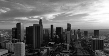 İHA ile Los Angeles hava görüntüsü. Los Angeles Şehir Merkezi Top Aerial View Sinema Dronu