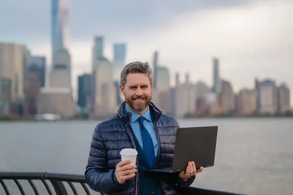 Geschäftsmann Warmer Jacke Trinkt Kaffee New York Geschäftsmann Winter New — Stockfoto