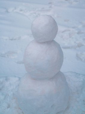 Beyaz kış zamanı. Snowman açık - cpace kopyalayın. Tatil afiş tasarımı, satış afiş. Kardan adam ve kar günü