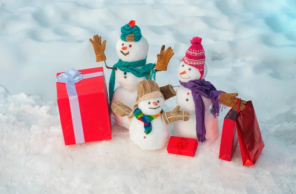 Muñeco Nieve Navidad Con Bolsa Compras Regalo Navidad Saludo Familia —  Fotos de Stock