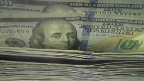 Financiën Cash Dollars Concept Dollars Tellen Met Een Elektronisch Geldautomaat — Stockvideo