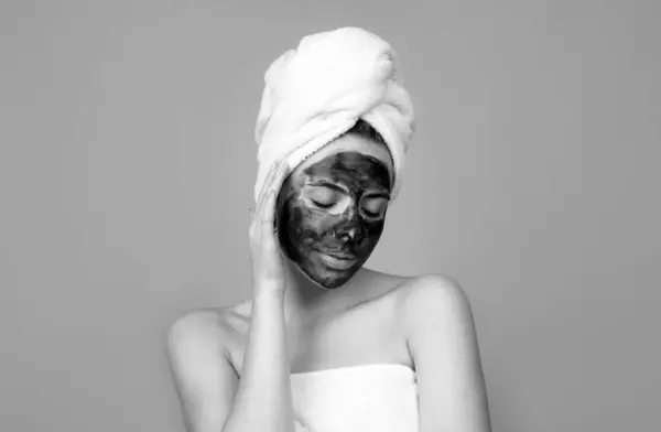 Beautiful Girl Mud His Face Cosmetic Mask Beauty Face Mud — Fotografia de Stock