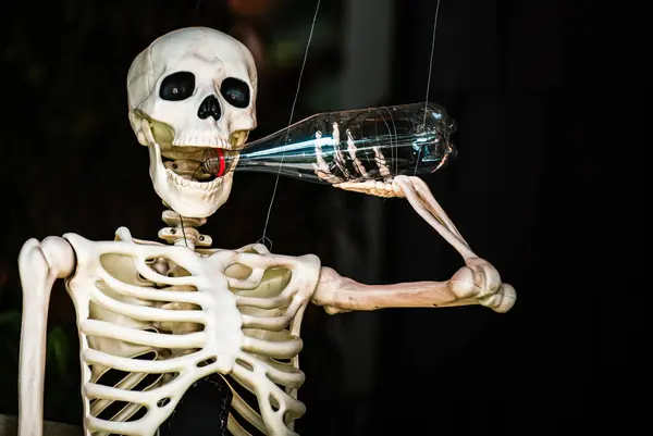 Пьяные Скелеты Счастливый Скелет Хэллоуина Заднем Плане — стоковое фото