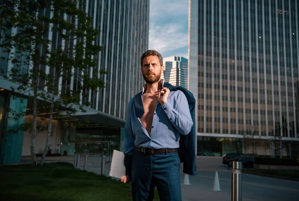 Attractive Man Shirt Sexy Businessman Outdoors Attractive Man Taking Shirt — Stock Photo, Image