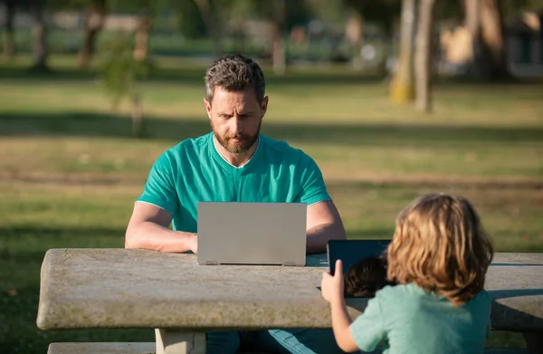 Son Daddy Learning Lesson Blogging Family Education Concept Father Teaching — Stock Photo, Image