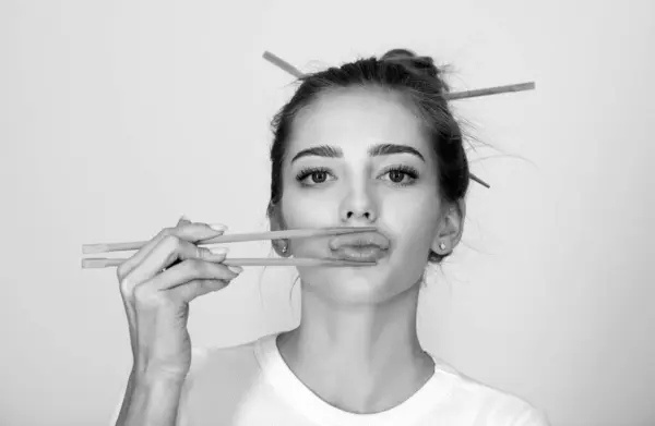 Funny Young Woman Chopsticks Roll Mouth Sexy Lips Chopsticks — Stock Photo, Image
