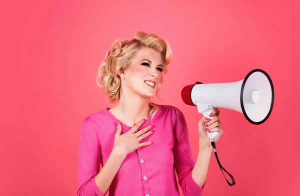 Pretty Girl Shouting Megaphone Isolated Copy Space Girl Portrait Megaphone — Stock Photo, Image