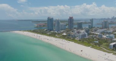 Güney Sahili, Miami Dade. Florida mı? Hava görüntüsü. Cennet. South Pointe Parkı ve Sea Pier. Ocean Drive, Collins Bulvarı, Miami. Ünlü Miami, Art Deco Miami