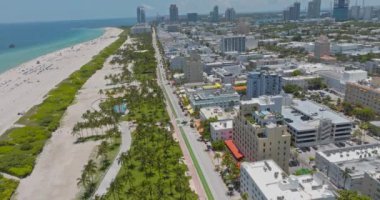 Miami 'deki Ocean Drive' ın havadan görüntüsü. Miami hava manzaralı. Art deco bölgesi, South Beach, Miami Florida. Ünlü cadde. İHA görüntüsü. Ocean Drive Miami caddesinde