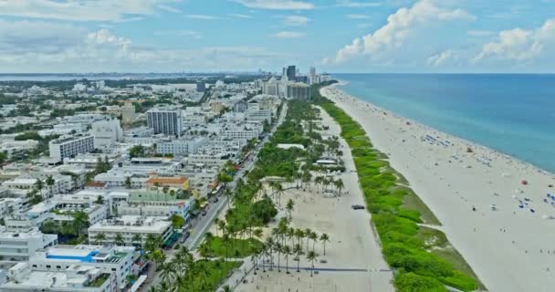 南海滩迈阿密海滩佛罗里达 空中风景 南坡公园和海港 迈阿密柯林斯大街海洋大道迈阿密著名的装饰艺术迈阿密 — 图库视频影像