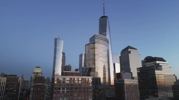 Manhattan Blick Von Oben Bei Sonnenuntergang Vorwärts Fliegen Über Die — Stockvideo