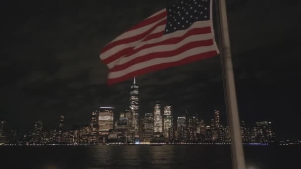 Νύχτα Μανχάταν Αμερικανική Σημαία Σημαία Των Ηπα Βράδυ Της Νέας — Αρχείο Βίντεο