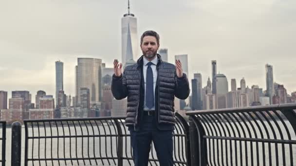 Hombre Traje Hablando Nueva York Orador Ney York Hombre Política — Vídeo de stock