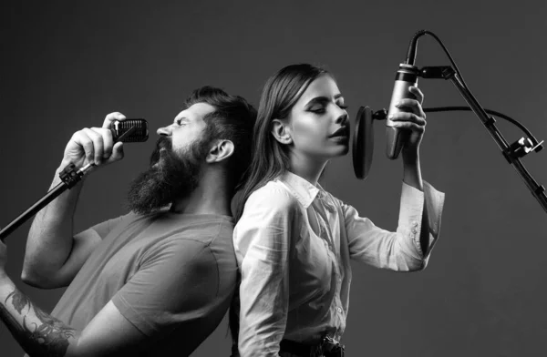 Man Woman Excited Faces Enjoy Music Singer Couple Performing Song — Stock Photo, Image