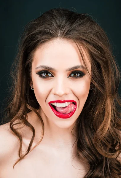 Smyslná Žena Otevírá Ústa Jazyk Dotýká Zubů Detailní Lízání Sexy — Stock fotografie